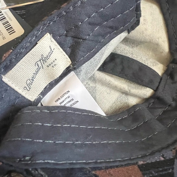 NWT universal thread geometric pattern hat - Picture 3 of 5